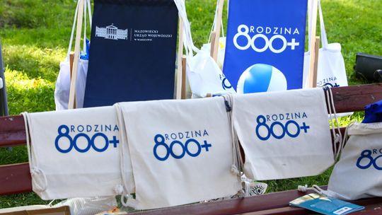 1 stycznia wchodzi w życie ustawa o "800 plus"; ze świadczenia skorzysta 6,6 mln dzieci