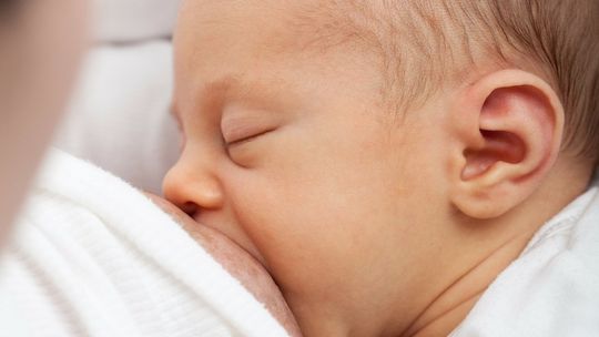 10 faktów na temat karmienia piersią według WHO