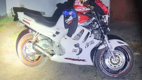 18-latek z 15-latką uciekali motocyklem przed policją