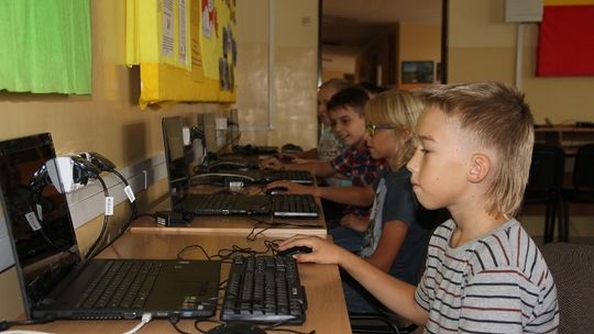 200 laptopów dla dzieci z tomaszowskich szkół