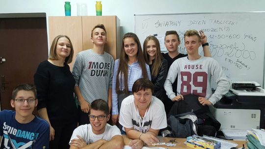 30 września 2016 r. - okazją do potrójnego święta w II Liceum Ogólnokształcącym w Tomaszowie Mazowieckim