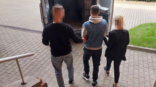 4 bandytów za kratami 