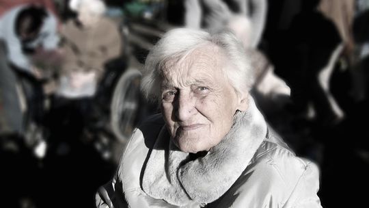 72-latka zatrzasnęła się na strychu; spędziła tam prawie tydzień bez jedzenia i ogrzewania