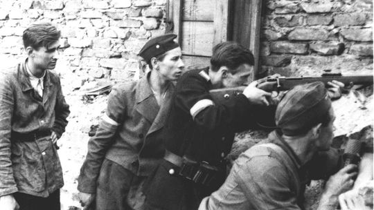 78 lat temu w Warszawie wybuchło powstanie – największa akcja zbrojna podziemia w okupowanej przez Niemców Europie