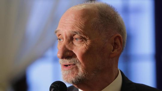 A. Macierewicz o likwidacji podkomisji smoleńskiej: to bezprawie MON; podkomisja będzie działać zgodnie z prawem do sierpnia 2024 r.