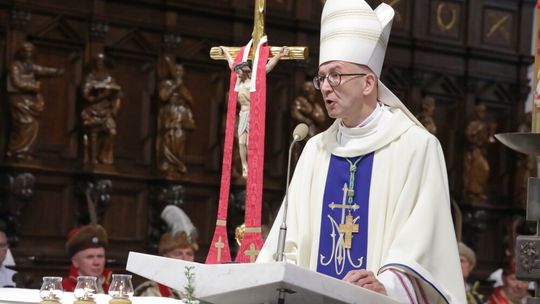 Abp Galbas: prawdziwy patriotyzm jest wolny od ksenofobii, ale nie jest kosmopolityzmem