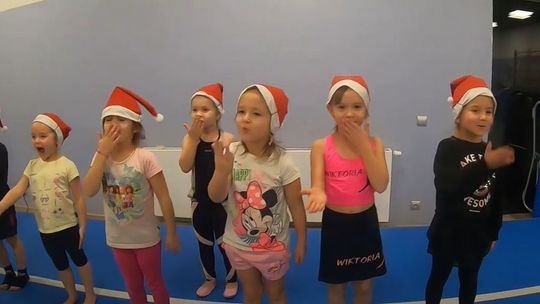 Akademia Tańca Sportowego ASTER składa wszystkim najlepsze życzenia świąteczne