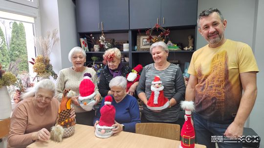 Aktywny Senior w MCK za Pilicą – święta, rękodzieło i… drugie życie na emeryturze 🎄