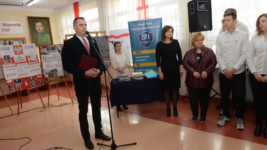 Apel Niepodległościowy w ZSP nr 8