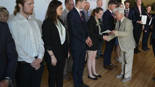 „Arbuzy” laureatami Olimpiady Historycznej „Losy żołnierza...”