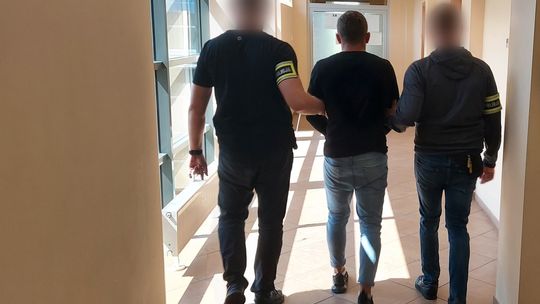 Areszt dla 25-latka, który brutalnie pobił ekspedientkę i okradł sklep