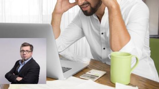 Aż 42 proc. Polaków nie ma żadnych umiejętności związanych z obsługą komputera