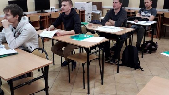 Azymut na sukces-kurs rysunku technicznego w ZSP nr 8