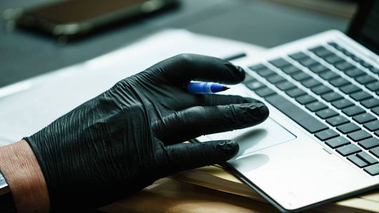 Badanie: 31 proc. Polaków zetknęło się z cyberprzestępstwem