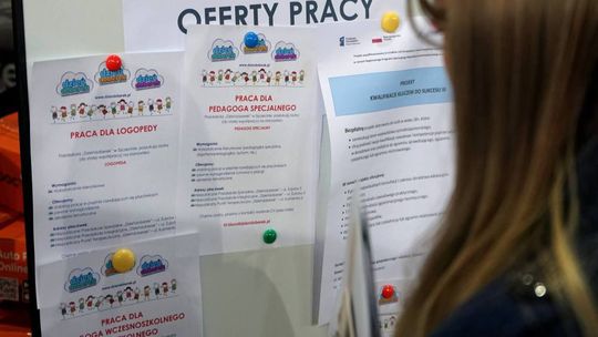 Badanie: w ostatnim roku blisko 78 proc. dorosłych Polaków nie podniosło swoich kompetencji zawodowych