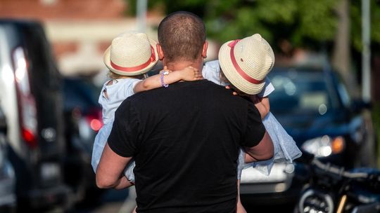 Badanie: współcześni ojcowie przyjmują model świadomego ojcostwa