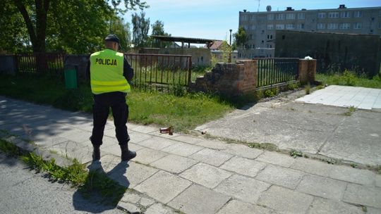 Bandyta w więzieniu. Pobił i okradł młodą kobietę
