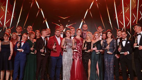 Bartosz Zmarzlik zdeklasował Roberta Lewandowskiego