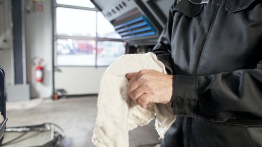 Bawełniane czyściwo wielorazowego użytku to czyste rozwiązanie do brudnej roboty