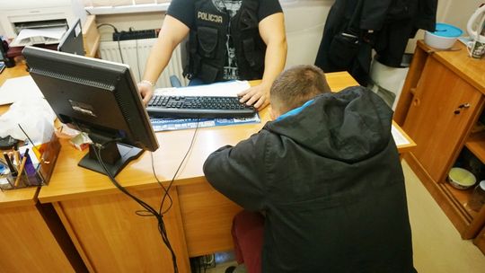Bezdomny zwyrodnialec za kratami