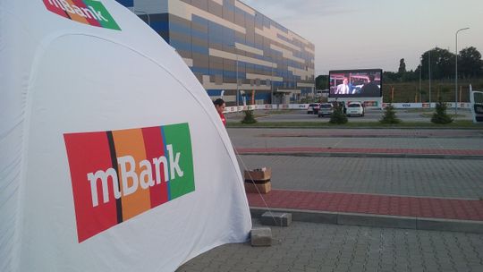 Bezpłatne seanse kinowych hitów pod Areną