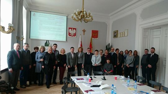 Bezpośrednio ale nie zawsze etycznie
