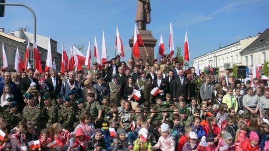 Biało-czerwony „Mechanik” świętuje Dzień Flagi w Tomaszowie Mazowieckim