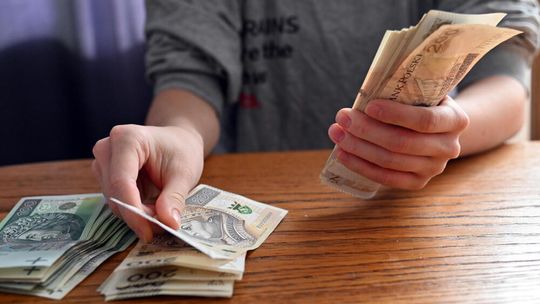 Blisko 70 proc. Polaków uważa, że pieniądze dają szczęście