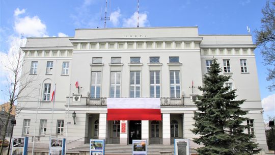 Brak uzasadnień uchwał Rady Miejskiej Tomaszowa Mazowieckiego - co z zasadą transparentności?