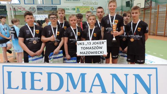 Brązowe medale młodzików UKS "13Joker Glinka Academy".