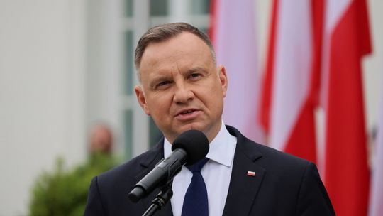 CBOS: 52 proc. pozytywnie, a 38 proc. negatywnie o prezydenturze Andrzeja Dudy
