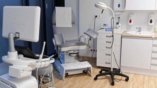 CBOS: 54 proc. Polaków negatywnie ocenia aborcję, ale 51 proc. akceptuje rozwody