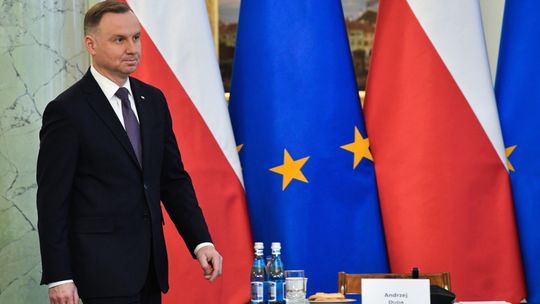 CBOS: Andrzej Duda, Szymon Hołownia i Mateusz Morawiecki z największym zaufaniem