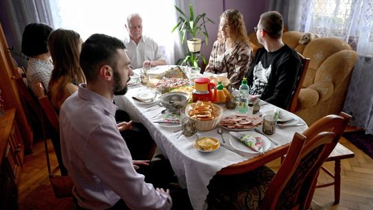 CBOS: dla 65 proc. badanych Wielkanoc to święta rodzinne, dla 39 proc. - przeżycie religijne