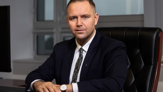 CBOS: Nawrocki liderem zaufania; tuż za nim ex aequo Kosiniak-Kamysz i Sikorski