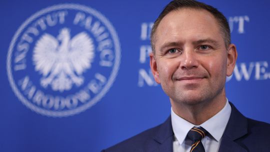 CBOS: prezydent Nawrocki liderem rankingu zaufania; ufa mu 52 proc. badanych