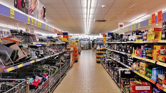 Ceny w sklepach wciąż rosną. Obecnie jest już o 5,9 proc. drożej niż w ubiegłym roku