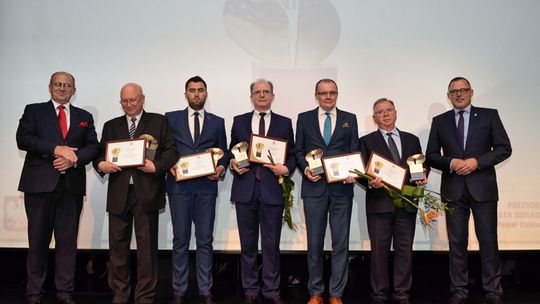 Ceramika Paradyż z Nagrodą Gospodarczą Wojewody Łódzkiego