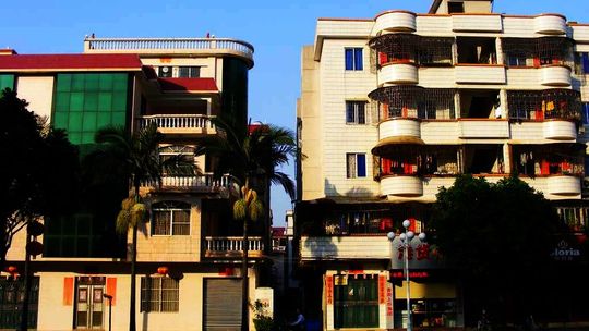 Chiny (Guangdong, Yangchun) - poważne spotkania, oficjalne imprezy i..... szyszki