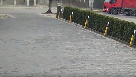 Ciężarówki pędzą przez miasto - czekamy na nieszczęście