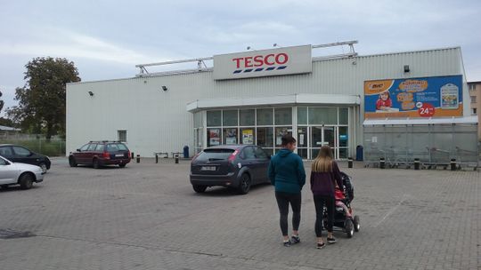 Co z Tesco przy Warszawskiej?