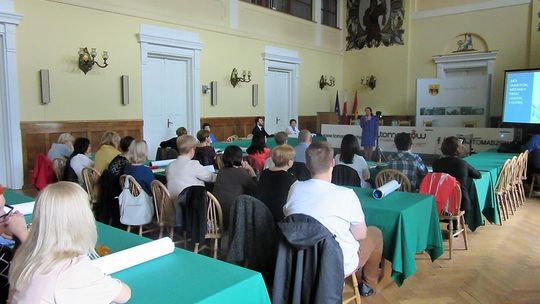 Co zrobić, aby nie paść ofiarą oszusta?