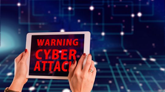 Cyberprzestępczość/ Oszuści publikują niebezpieczne reklamy, w których podszywają się pod Chmurę Krajową