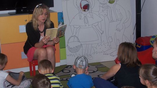 Czerwony Kapturek w bibliotece