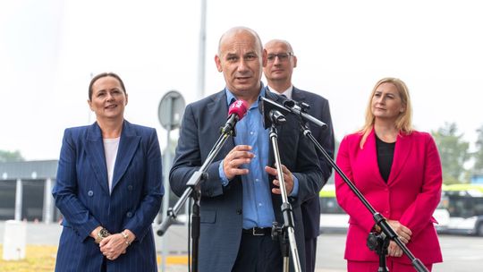 Na zdjęciu między innymi Prezydent Marcin Witko oraz wójt Piotr Majchrowski.