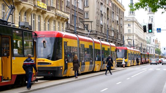 Czy można doładować kartę miejską w sklepie?