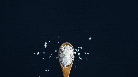 Czy sól z Morza Martwego rzeczywiście pomaga z łuszczycą?