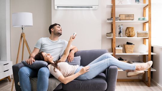 Czym się kierować wybierając klimatyzację do mieszkania?