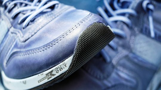 Damskie buty treningowe - jakie wybrać?