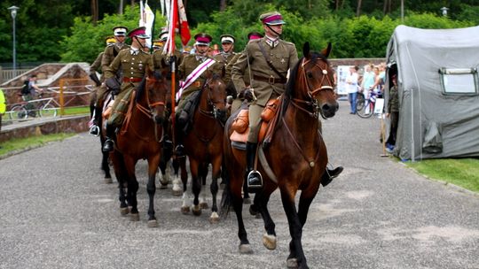 Defilowali kawalerzyści